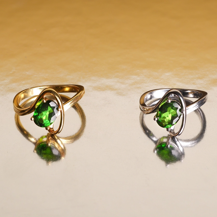 Nhẫn Diopside Thiên Nhiên Xanh Lục Bảo 