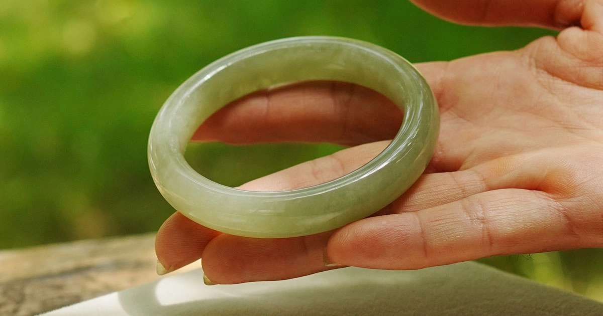 Bông, Vân Và Đường Khoáng Trong Ngọc Tụ Nham Có Phải Lỗi Không?