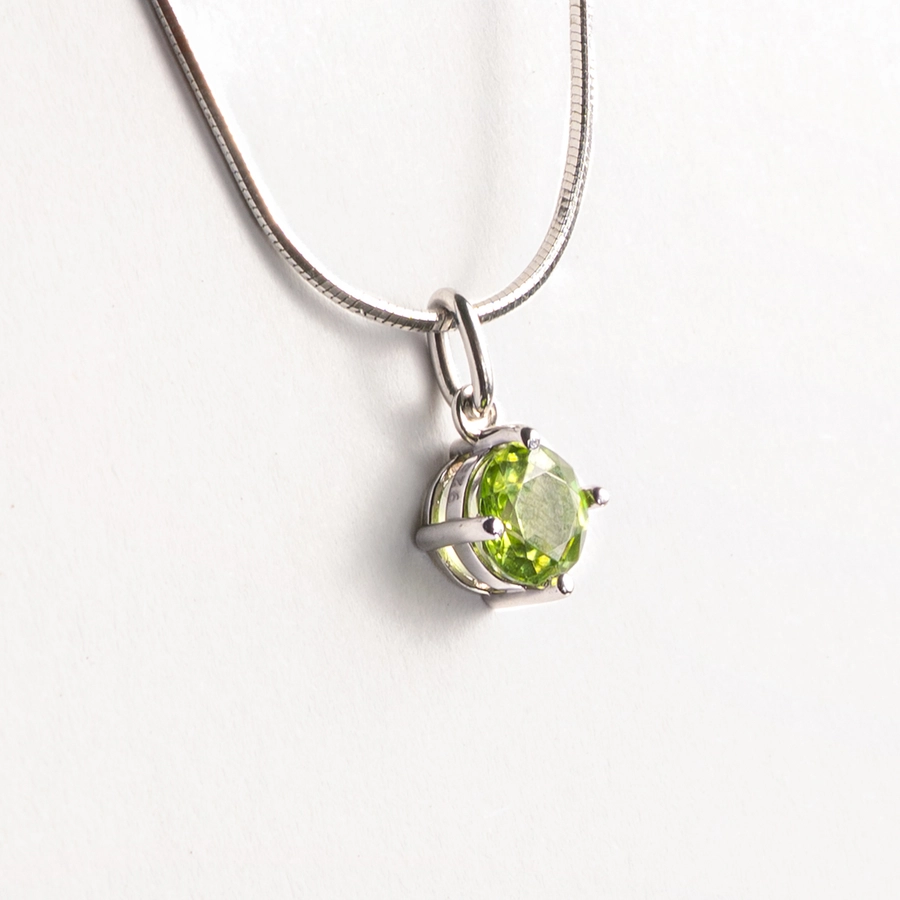 Mặt Dây Chuyền Peridot Tự Nhiên SP01